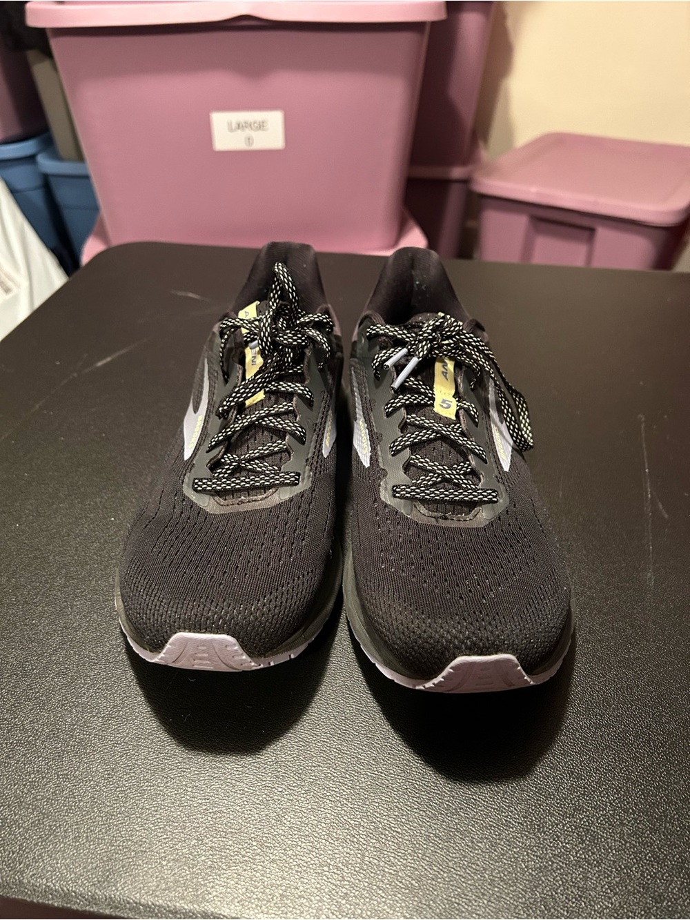 Brooks anthem 5 black & gray running shoes 9.5